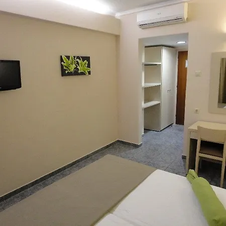 Hotel Imperial Hotel And Apartments 2*